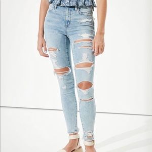 American Eagle Super High-waisted Ripped Jegging 0